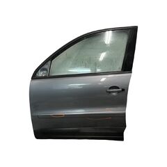 VW Tiguan 5N r.v. 2009 šedá metalíza kód barvy LR7N levé přední dveře