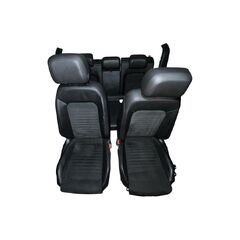 VW Passat B8 kombi r.v. 2017 sedačky