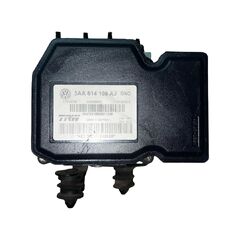 VW Passat B7 kombi r.v. 2012 řídící jednotka ABS 3AA614109AJ