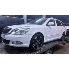 Vůz na náhradní díly Škoda Octavia 2 FL kombi 2012 CDAA NAT LF9E