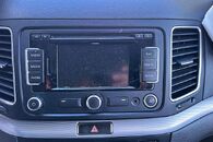 Vůz na náhradní díly VW Sharan 7N 2015 CFFB NFZ LC9X