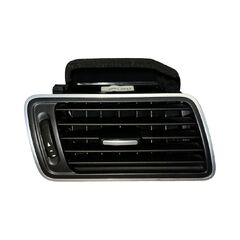 VW Passat B7 kombi r.v. 2012 pravý ofukovač 3AB819702A