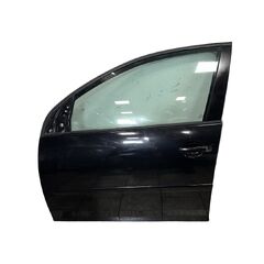 VW Golf 5 GT Sport hatchback r.v. 2008 černá metalíza kód barvy LC9Z levé přední dveře