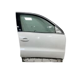 VW Tiguan 5N R-Line r.v. 2011 bílá barva kód barvy LB9A pravé přední dveře