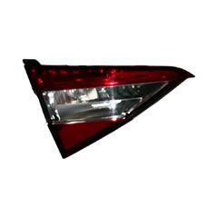 Škoda Superb 3 sedan r.v. 2017 levé zadní vnitřní světlo