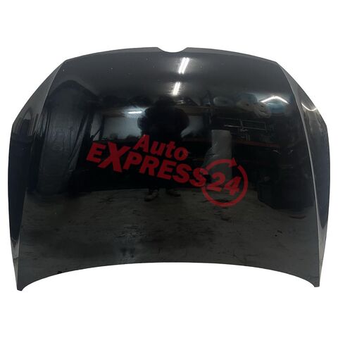 VW Golf 7 kombi r.v. 2015 černá barva kód barvy L041 kapota