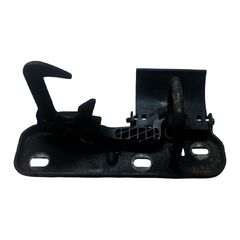 VW Passat B7 kombi r.v. 2012 zámek kapoty 3AA823480