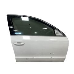 Škoda Superb 2 sedan r.v. 2009 bílá barva kód barvy LF9E 1026 9P9P pravé přední dveře