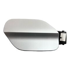 VW Passat B8 kombi r.v. 2018 stříbrná metalíza kód barvy LA7W 9156 8E8E víko nádrže