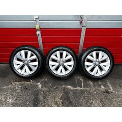 VW kola 205/55/R16 6,5Jx16H2 ET48 zimní 6,06mm 5TA601025A 3 kusy