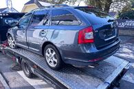 Vůz na náhradní díly Škoda Octavia 2 FL kombi CAXA LHY LF8J