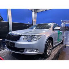 Vůz na náhradní díly Škoda Superb 2 kombi 2013 CFGB PBE LA7W