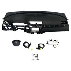 VW Passat B7 kombi r.v. 2012 černá palubní deska