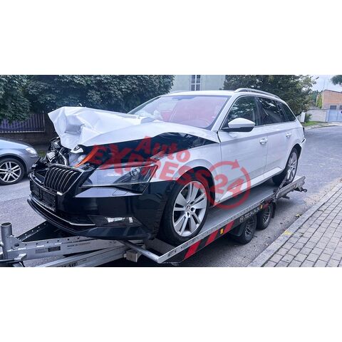 Vůz na náhradní díly Škoda Superb 3 kombi 2016 CRLB QMM LF9E