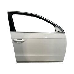 VW Passat B7 kombi r.v. 2012 bílá barva kód barvy LB9A pravé přední dveře