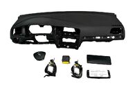 VW Golf 7 kombi r.v. 2016 černá palubní deska