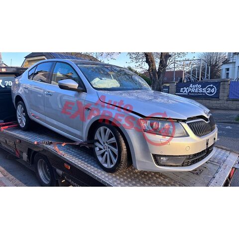 Vůz na náhradní díly Škoda Octavia 3 sedan L&K 2015 CKFC QSE LA7W