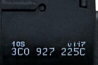 VW Passat B6 kombi r.v. 2006 tlačítko parkovací brzdy 3C0927225C