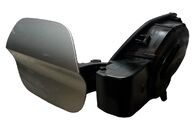 VW Passat B8 kombi r.v. 2015 stříbrná metalíza kód barvy LB7W víko nádrže