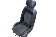 VW Passat B8 kombi r.v. 2015 sedačky černá kůže / alcantara