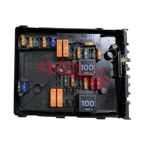 VW Caddy 2K skříňový vůz r.v. 2007 pojistková skříň 1K0937125A