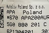 VW Golf 7 kombi r.v. 2015 černá palubní deska