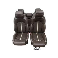 Audi A8 D4 4H sedan r.v. 2010 sedačky sportovní hnědá kůže picco kožené