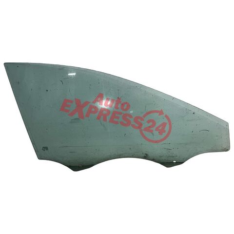 Seat Leon 5F kombi r.v. 2017 pravé přední sklo