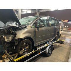 Vůz na náhradní díly VW Touran 1T3 2012 CAYC MFR LD7R