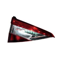 Škoda Superb 3 kombi r.v. 2018 levé zadní vnitřní světlo 3V9945307F