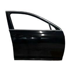 VW Passat B8 kombi r.v. 2015 černá metalíza kód barvy LC9X pravé přední dveře