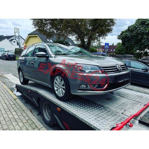 Veškeré náhradní díly VW Passat B7 kombi 2015 CFFB NFU LC8Y