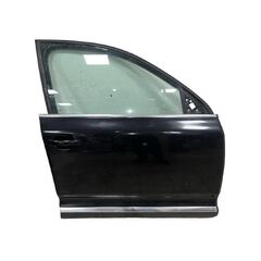 VW Touareg 7L facelift r.v. 2009 černá metalíza kód barvy LC9Z pravé přední dveře