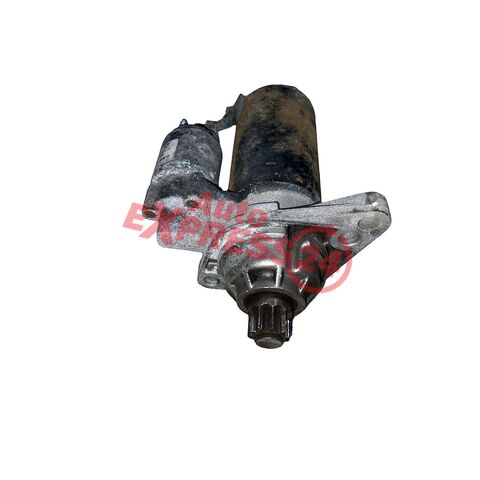 VW Caddy 3 2k r.v. 2010 skříňový vůz startér LBU manuál 5Q 10 zubů 0AH911023BX