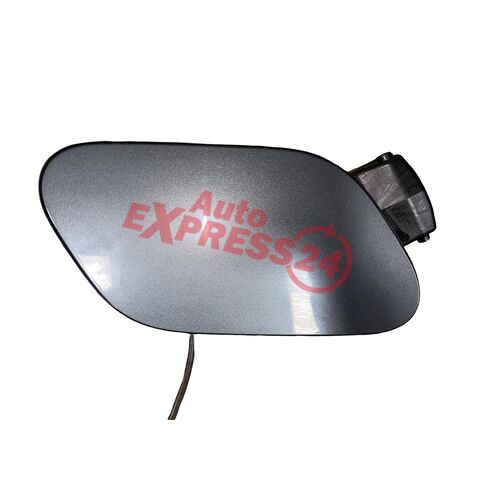 VW Golf 7 kombi facelift r.v. 2018 šedá metalíza kód barvy LR7H víko nádrže