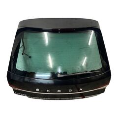 Škoda Superb 3 facelift kombi r.v. 2020 černá metalíza kód barvy LF9R 9910 1Z1Z páté dveře se světly a kamerou