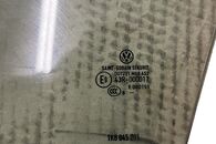 VW Scirocco r.v. 2009 levé přední sklo