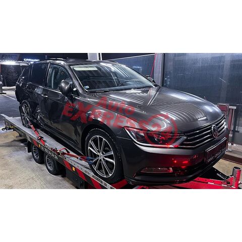 Vůz na náhradní díly VW Passat B8 kombi 2015 CRLB PZN LB8R