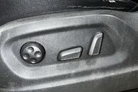 VW Tiguan 5N r.v. 2009 sedačky