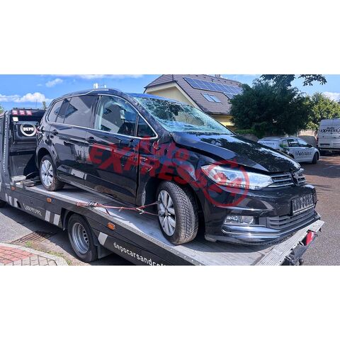 Vůz na náhradní díly VW Touran 5T 2016 DFEA QFZ LC9X