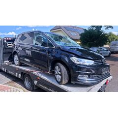 Vůz na náhradní díly VW Touran 5T 2016 DFEA QFZ LC9X