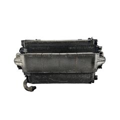 VW Transporter T5 facelift r.v. 2010 skříňový vůz chladiče CAAA 2.0TDI 62KW