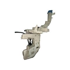 VW Passat B7 kombi r.v. 2013 nádobka na ostřikovače 3AA955453J