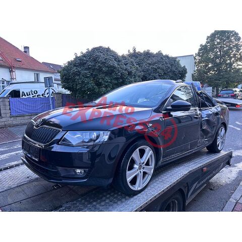 Vůz na náhradní díly Škoda Octavia 3 kombi 16 CRMB QMM LF9R