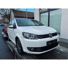 Vůz na náhradní díly VW Touran 1T3 r.v. 2012 CAYC MAW LB9A