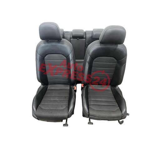 VW Golf 7 kombi r.v. 2015 sedačky černá kůže v kombinaci s šedou látkou