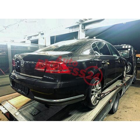Vůz na náhradní díly VW Passat B7 sedan 2012 BWS NHZ LC8Z
