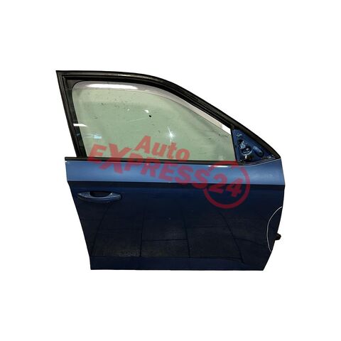 Škoda Fabia 3 facelift kombi r.v. 2020 modrá titan metalíza LG5W 9F9F pravé přední dveře 6V0831056A
