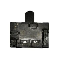 VW Passat B8 kombi r.v. 2015 řídící jednotka dveří 5Q4959592C 5Q4959592B