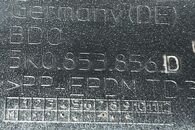 VW Golf 6 hatchback r.v. 2011 stříbrná metalíza kód barvy LA7W pravý práh 5K0853856D